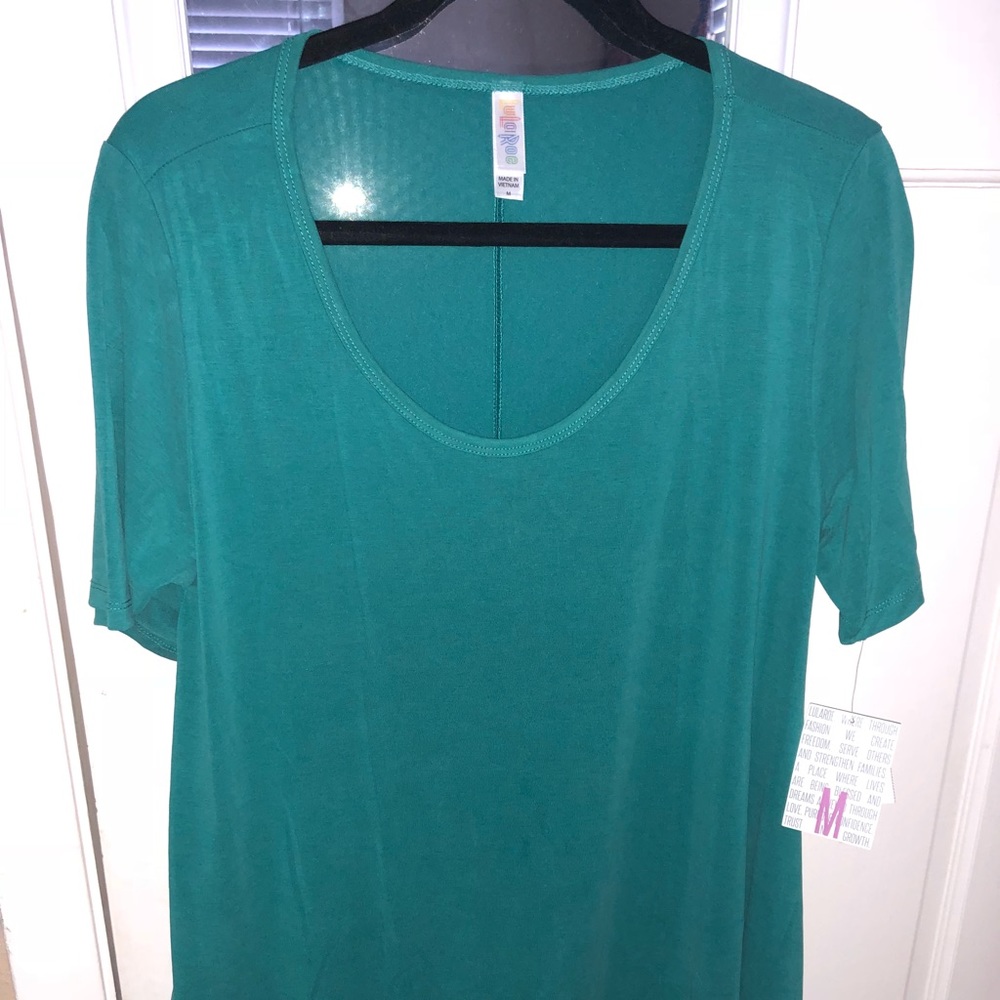 Green LulaRoe Medium Perfect T